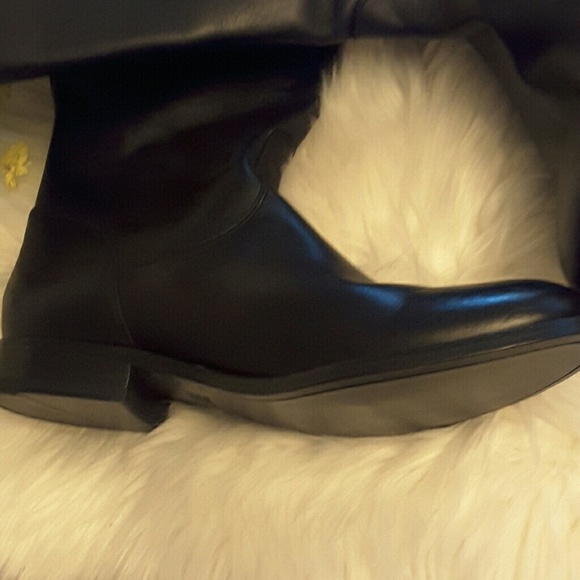 Frye genuine leather Melissa button back zip wide - Picture 3 of 8